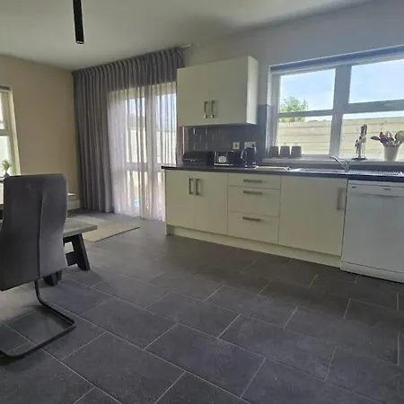 Beautiful Family By The Sea Apartment Barna (Galway)